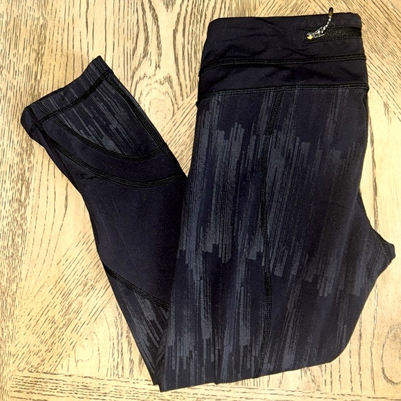 Lululemon Run:Inspire Crop Full-On Luxtreme (Mesh) - Picture 11 of 11